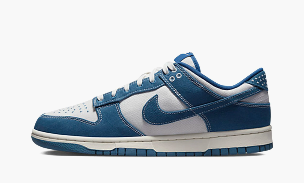 Nike blue swoosh on sale shoes