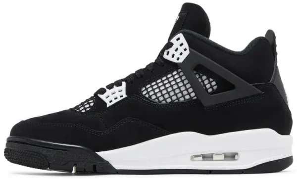 AIR JORDAN 4 RETRO ‘White Thunder’